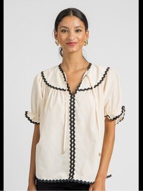 Women’s Entro M Chasing the Breeze Cream Rickrack Blouse Top